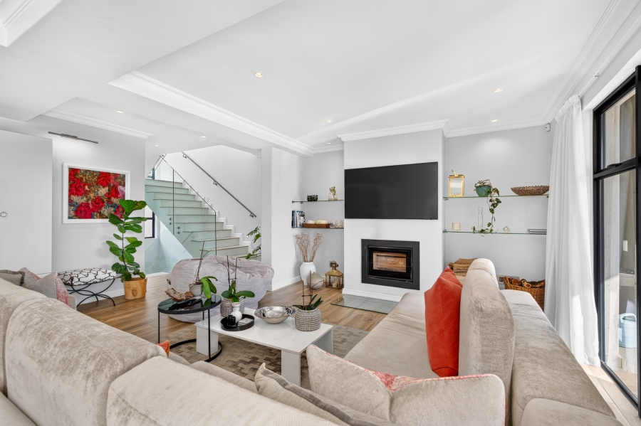 To Let 4 Bedroom Property for Rent in Camps Bay Western Cape